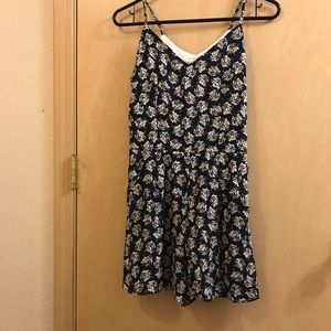 Be.You.tiful black floral romper, Size small
